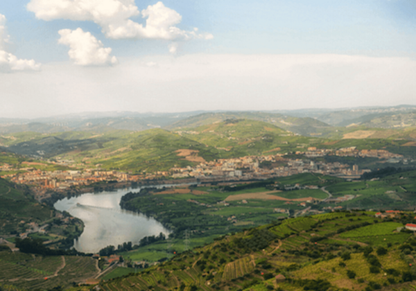 Régua Landschaft Flusskreuzfahrt Douro Portugal