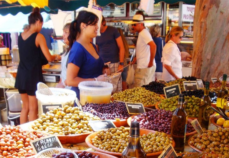 GEW Ferien Marktstand Les Tourelles