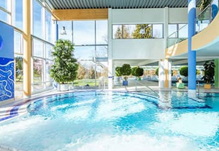 Ferienclub Maierhöfen im Allgäu Erlebnisbad Aquarosa Poollandschaft mit Kinderbereich