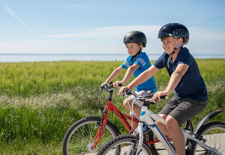 Ferienzentrum Trassenmoor Trassenheide Insel Usedom Kinder machen eine Fahrradtour