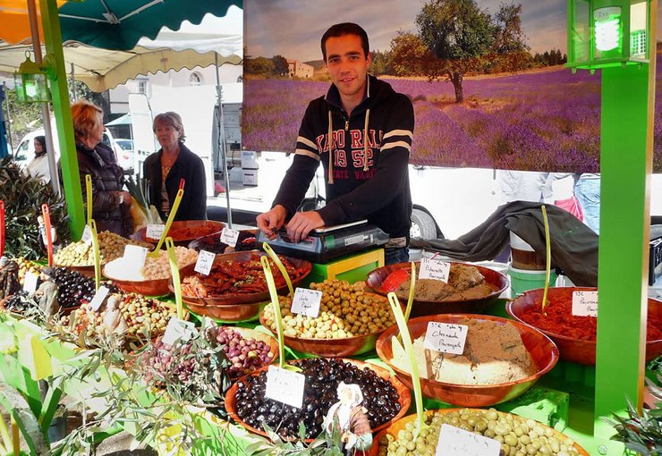 GEW Ferien Marktstand Les Tourelles