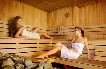 Kärnten Jufa-Hotel Nockenberge Sauna mit Gästen