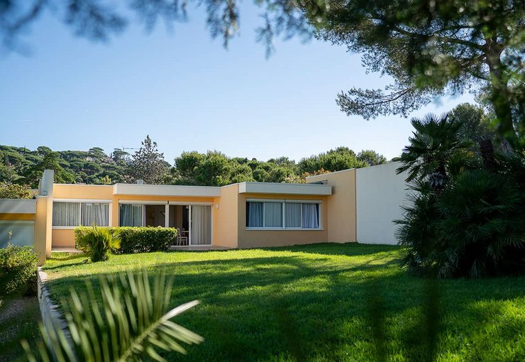 Ferienzentrum Les Tourelles Sainte Maxime an der Cote d Azur in Frankreich Außenansicht der Ferienwohnungen Monaco