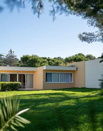 Ferienzentrum Les Tourelles Sainte Maxime an der Cote d Azur in Frankreich Außenansicht der Ferienwohnungen Monaco