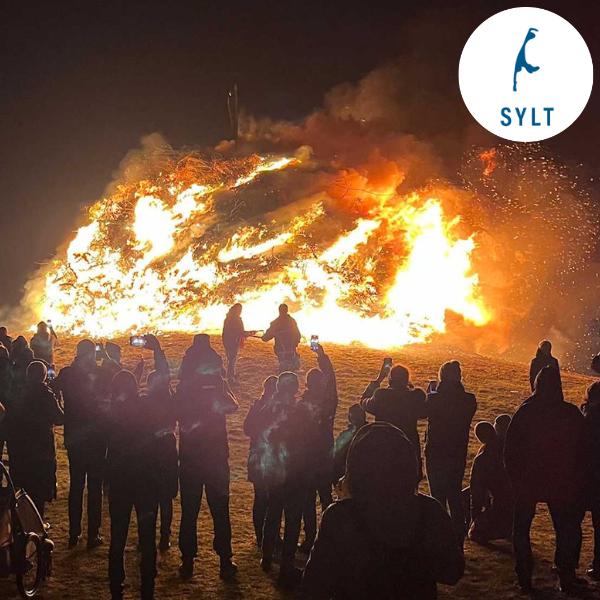 Großes Lagerfeuer Biikebrennen