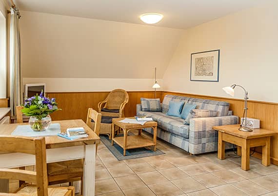 Zimmeransicht Ferienwohnung Krabbe im Ferienzentrum Wenningstedt Zimmeransicht Ferienwohnung Krabbe im Ferienzentrum Wenningstedt