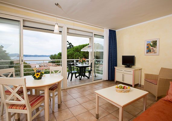 Ferienzentrum Les Tourelles Saint Maxime Frankreich Ferienwohnung St. Tropez Balkon mit Meerblick Ferienzentrum Les Tourelles Saint Maxime Frankreich Ferienwohnung St. Tropez Balkon mit Meerblick