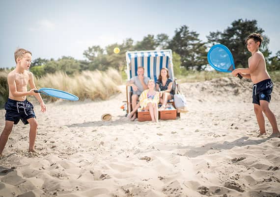 Ferienzentrum Trassenmoor Trassenheide Insel Usedom Familie am Strand Ferienzentrum Trassenmoor Trassenheide Insel Usedom Familie am Strand